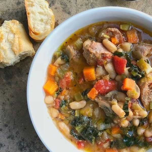 Ridiculously Easy Instant Pot Tuscan White Bean Soup