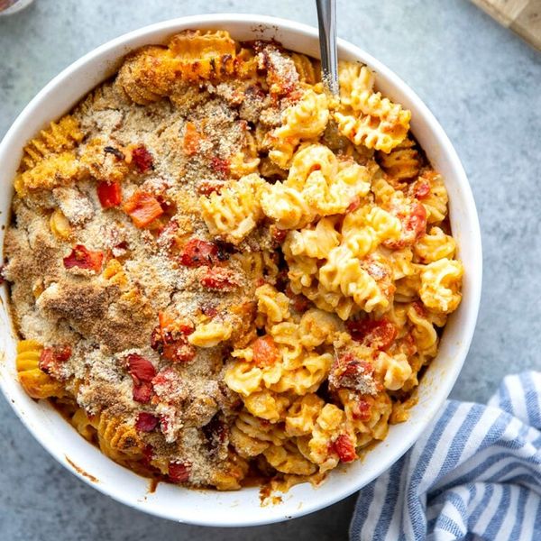 Roasted red pepper harissa mac and cheese