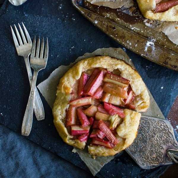 Rustic Mini Rhubarb Galettes