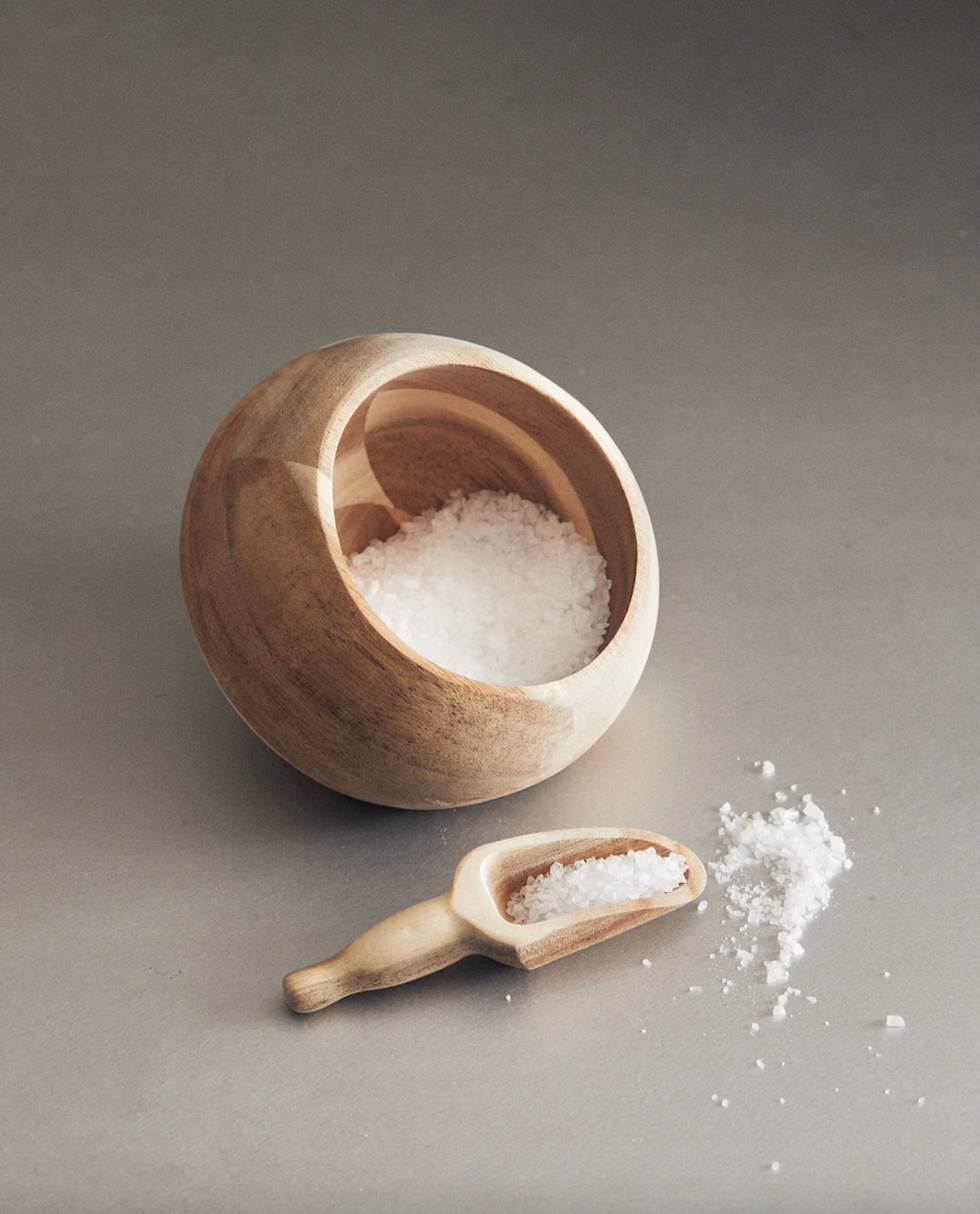salt shaker with scoop
