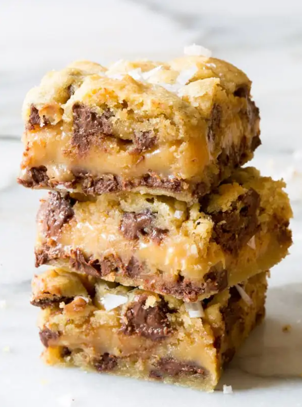 Salted Caramel Chocolate Chip Cookie Bars
