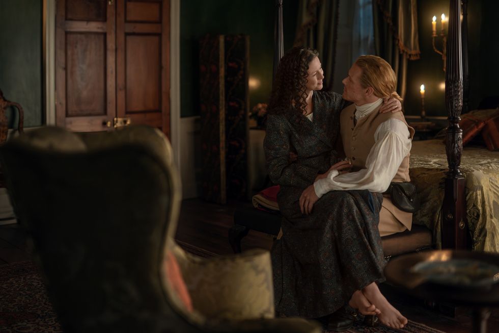 Sam Heughan and Caitr\u00edona Balfe in Outlander
