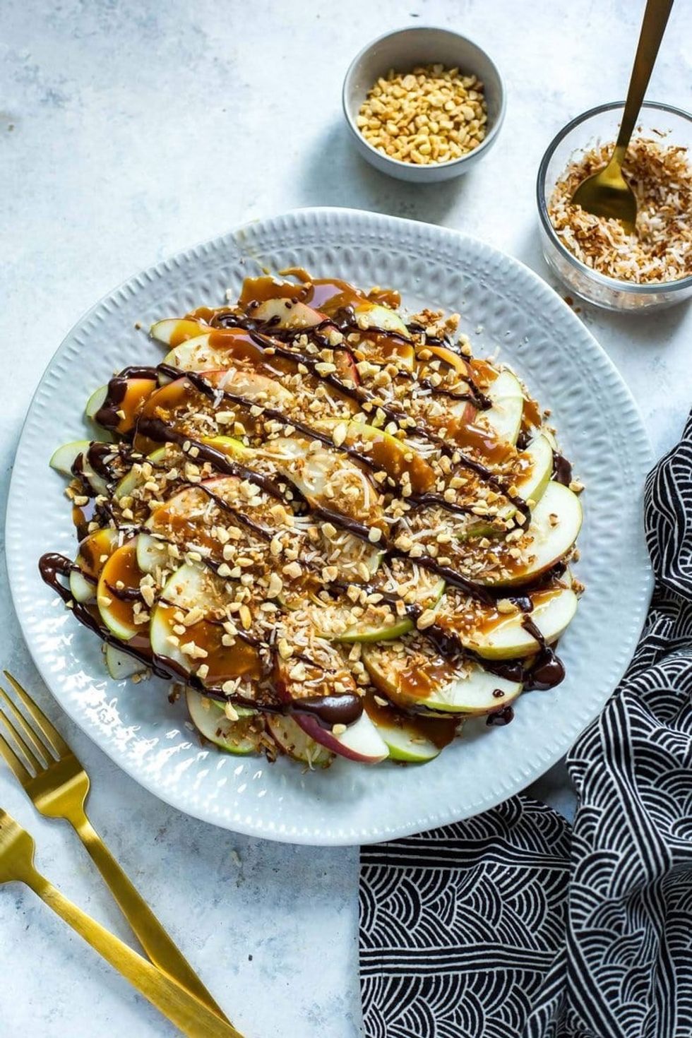 samoa caramel apple nachos