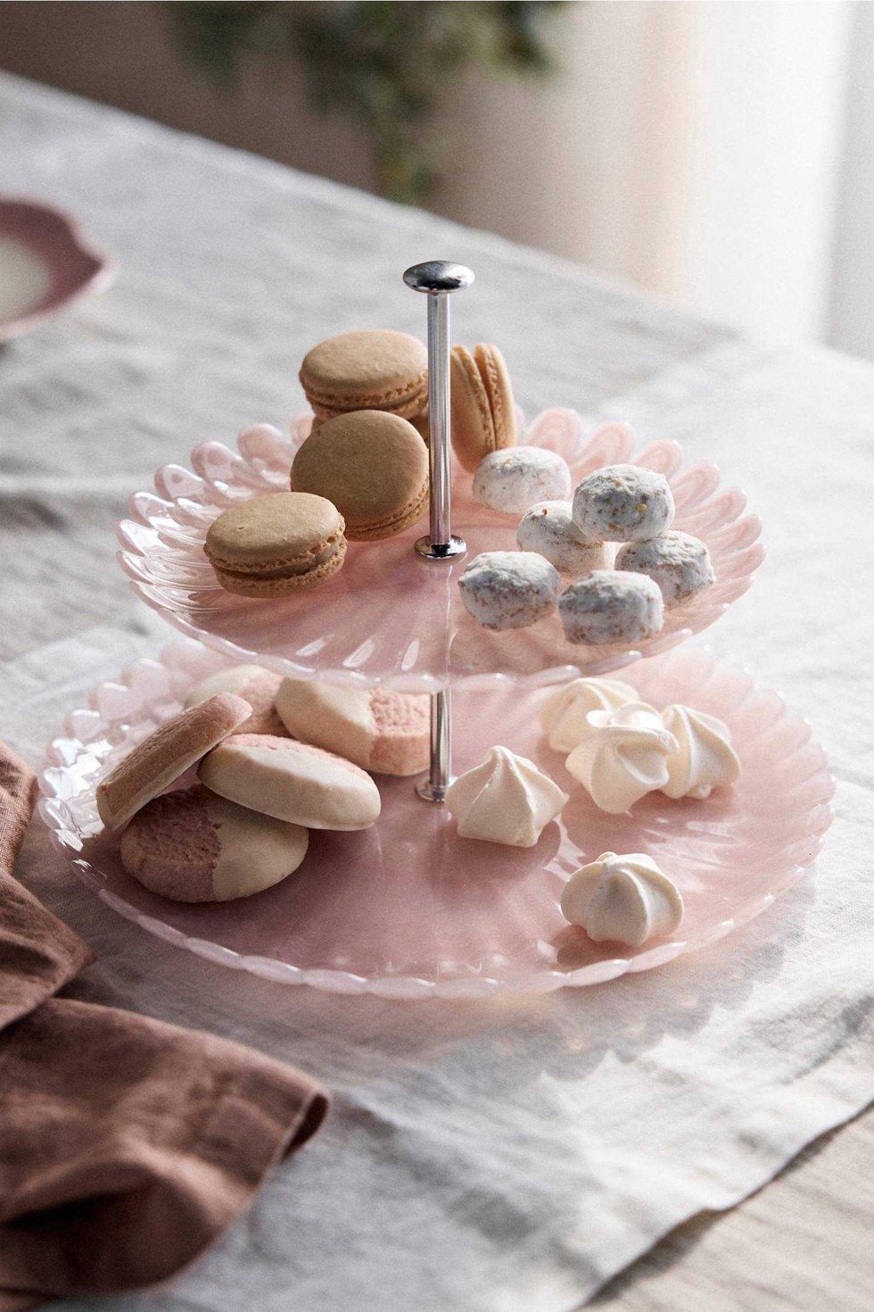 Scalloped Glass Serving Stand