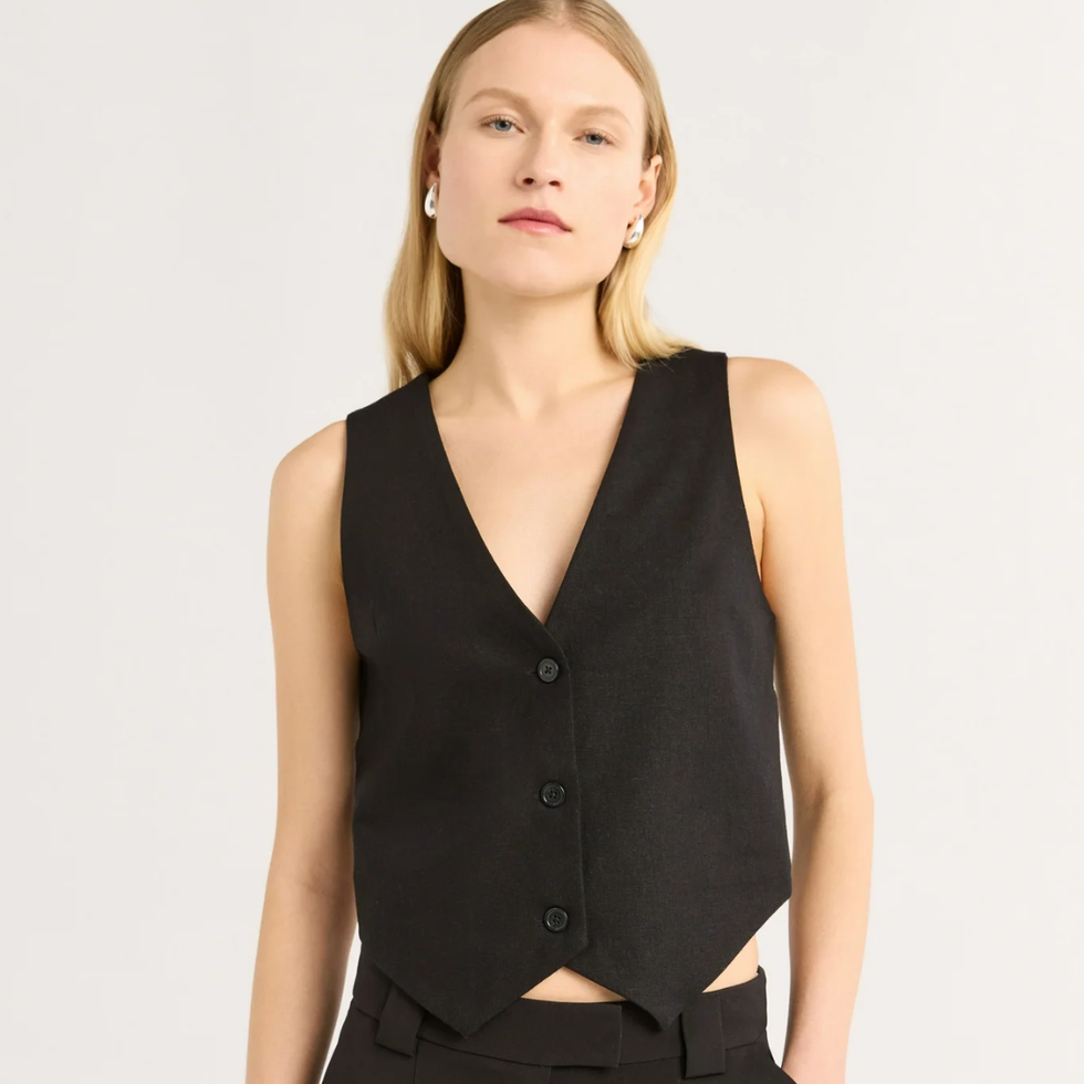 Scoop Linen Blend V-Neck Button Vest