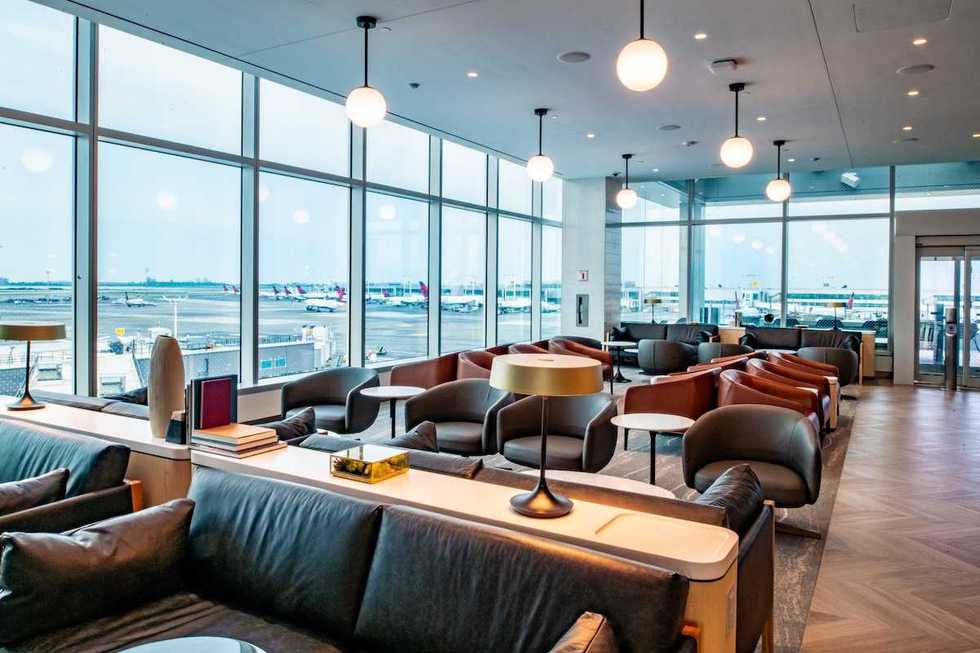 seating in the sky club at jfk airport