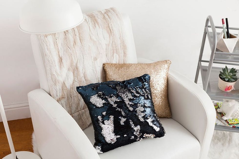 sequin-pillow-3