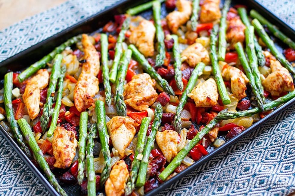 sheet pan roasted asparagus and chicken with chorizo