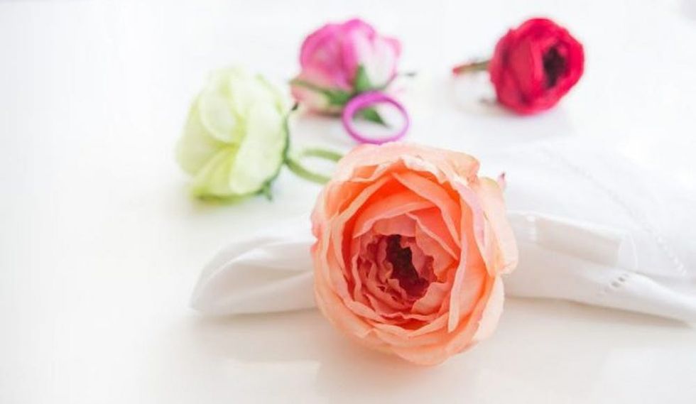 Silk-Flower-Napkin-TheChic