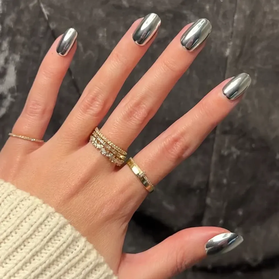 silver chrome nails