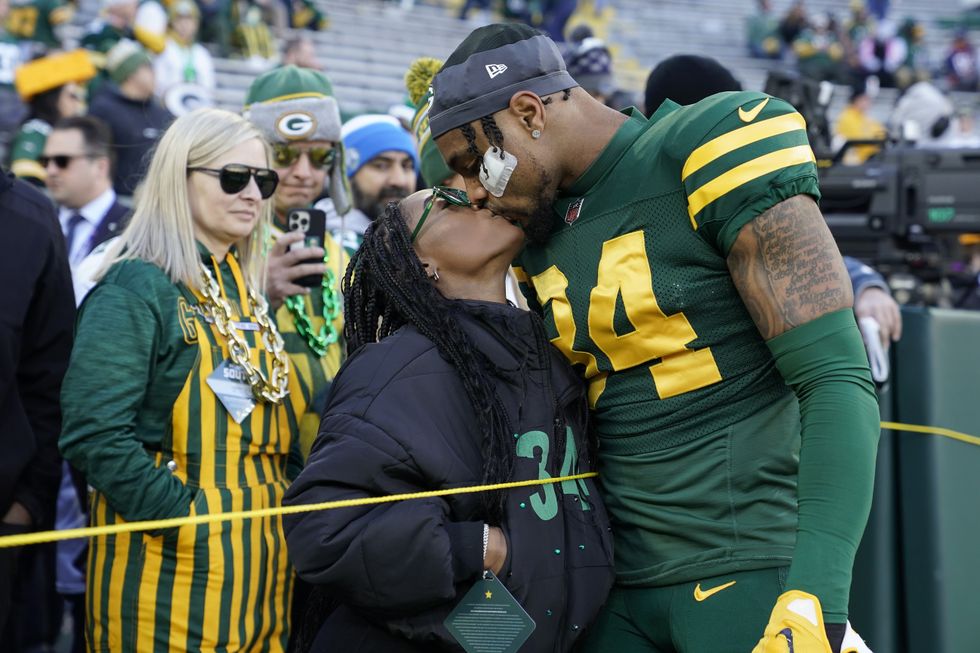 simone biles and jonathan owens
