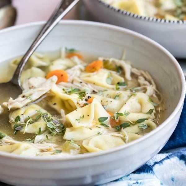 Slow Cooker Chicken Tortellini Soup