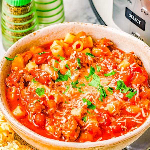 Slow Cooker Pasta e Fagioli Soup