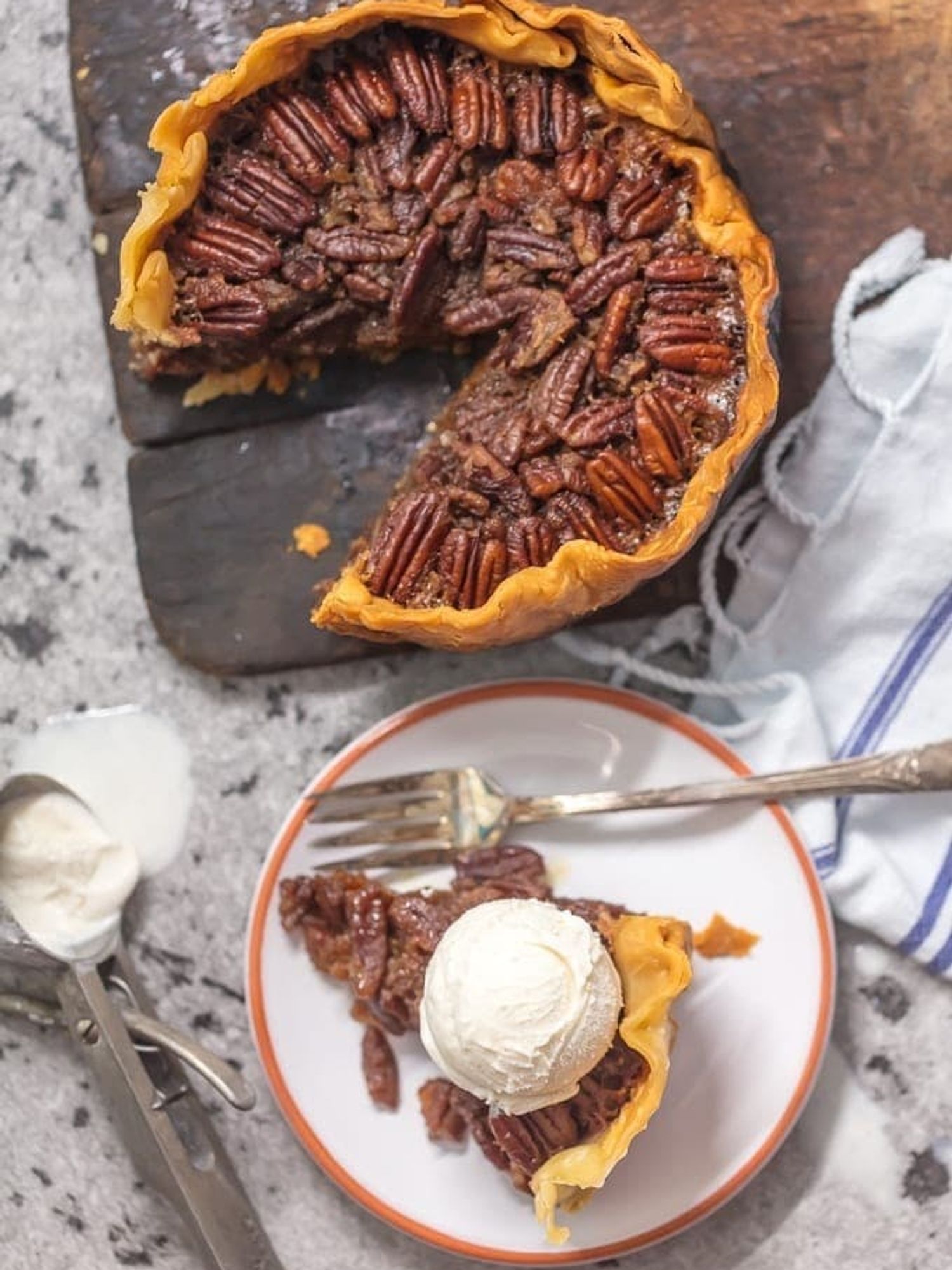 Slow Cooker Pecan Pie