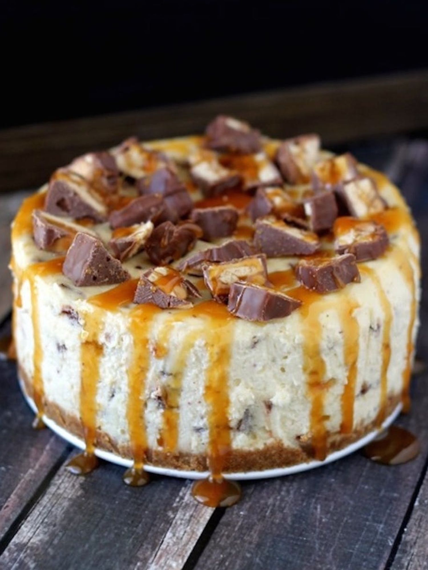 Slow Cooker Snickers Cheesecake