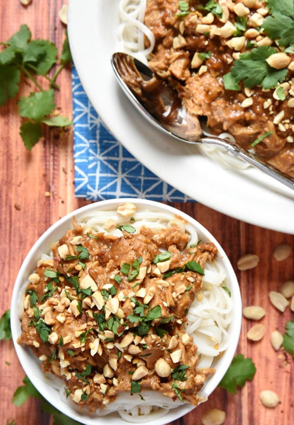 Slow Cooker Thai Chicken With Peanut Sauce