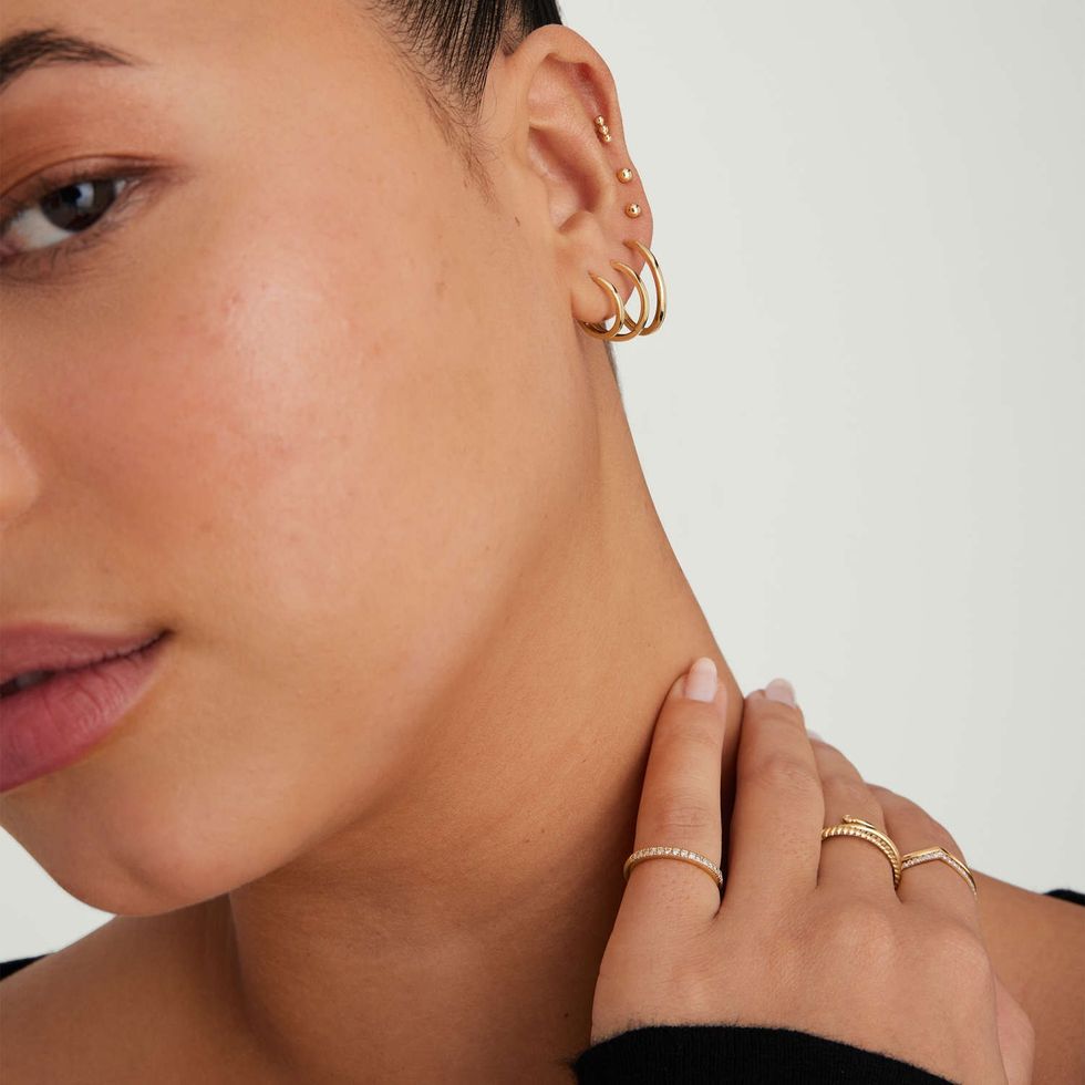 small gold hoop earrings