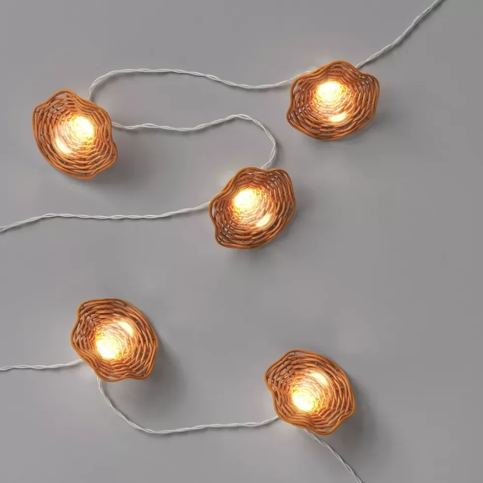 Solar LED String Lights With Plastic Rattan Woven Hoods