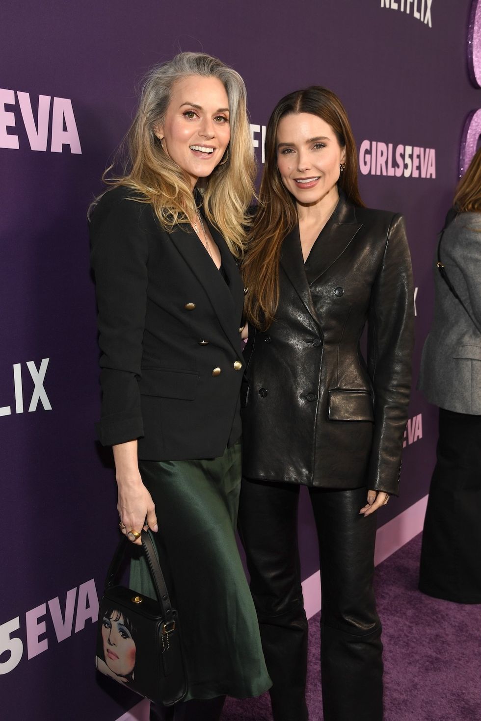 sophia bush hilarie burton