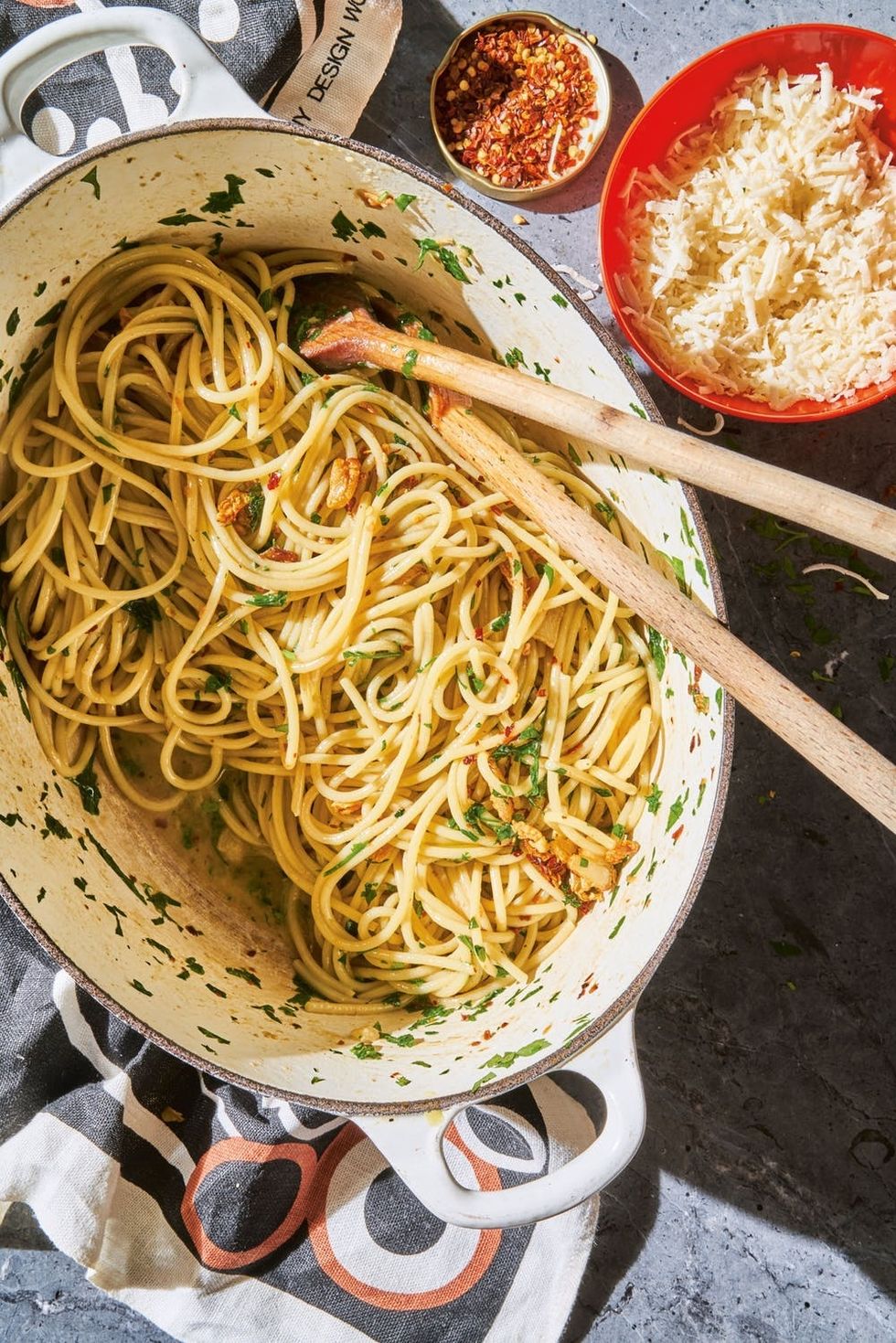 Spaghetti Aglio e Olio With All-O the Parsley
