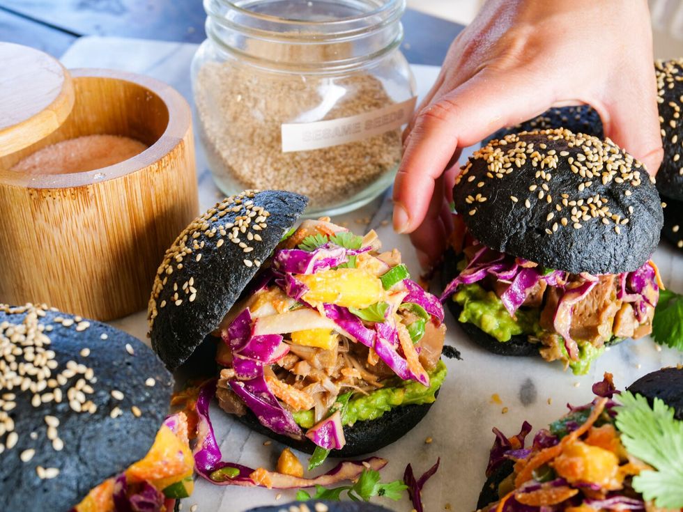 Spicy Sesame Pulled Jackfruit Mango Sliders