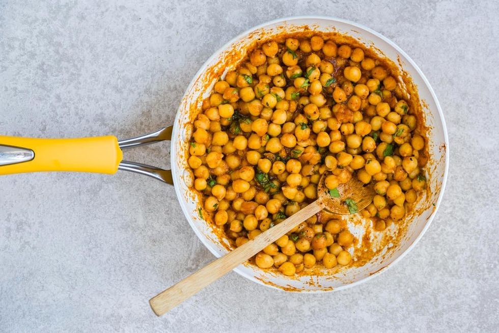 Spicy Sriracha chickpeas