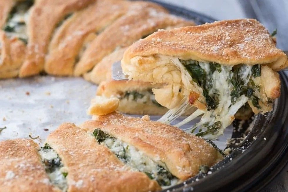 Spinach and Cheese Crescent Ring
