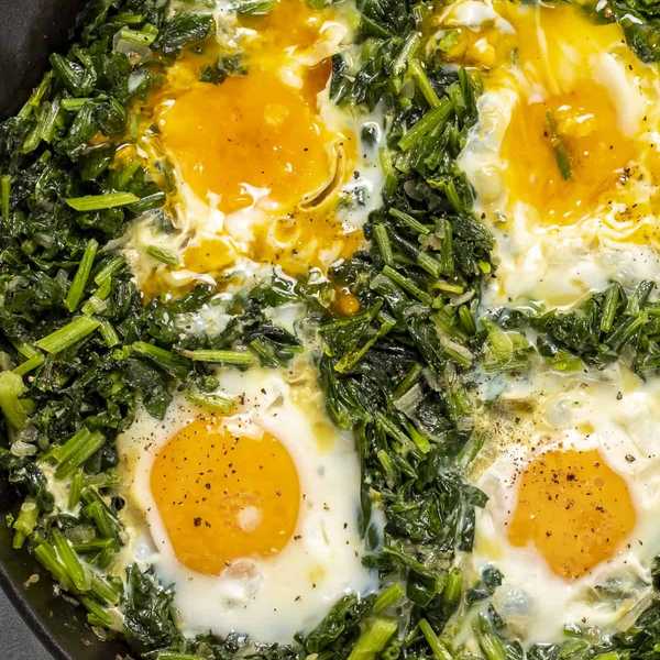Spinach with Eggs