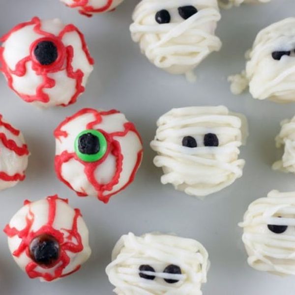 spooky eye ball cake balls