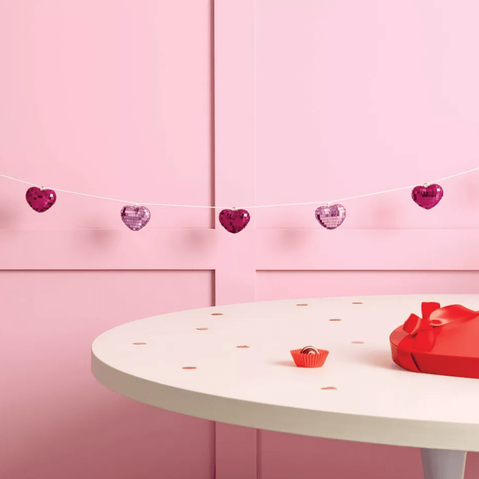 Spritz Disco Heart Garland