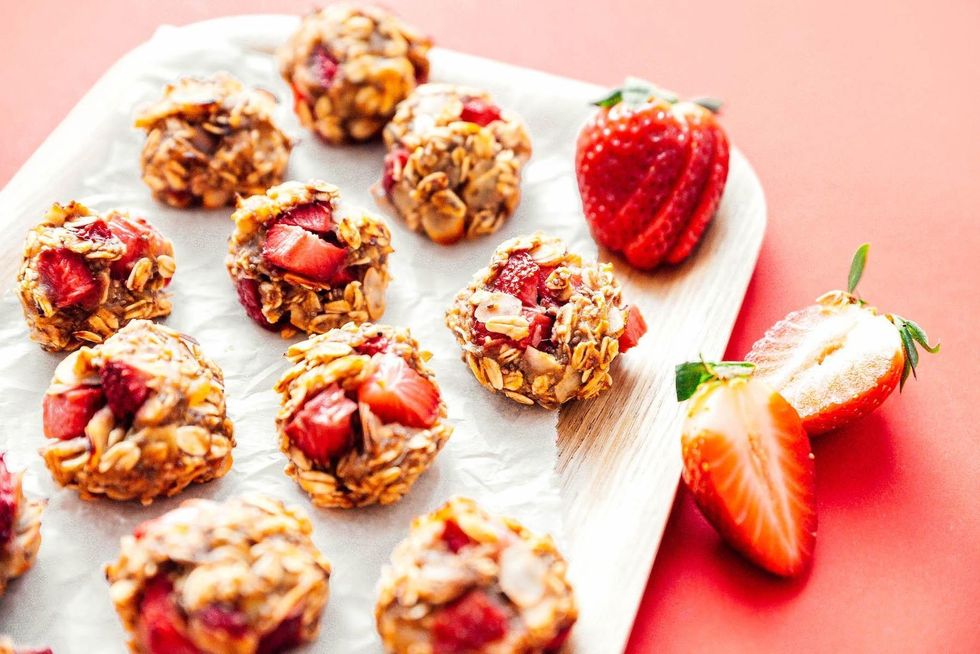 Strawberry Chia Oat Cookies