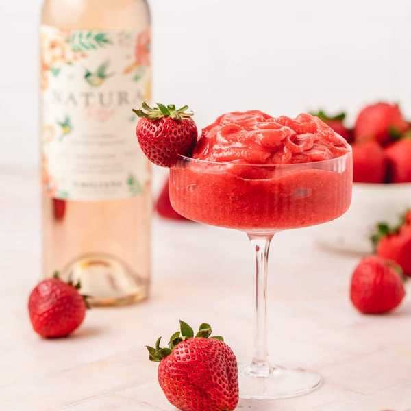 Strawberry Frozen Ros\u00e9