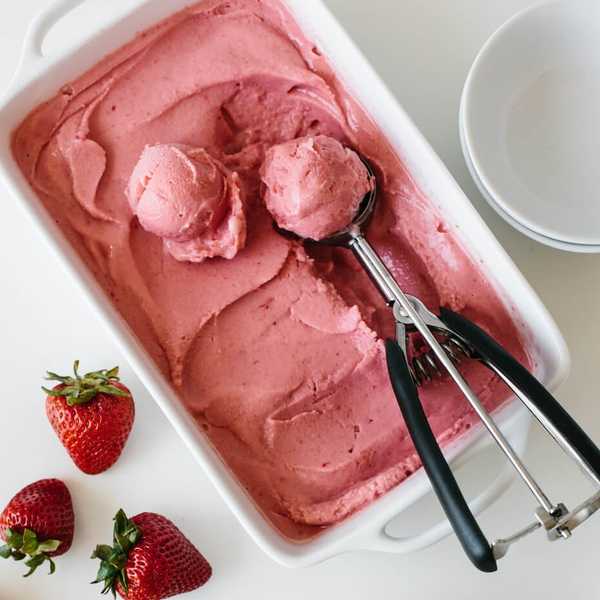Strawberry Frozen Yogurt