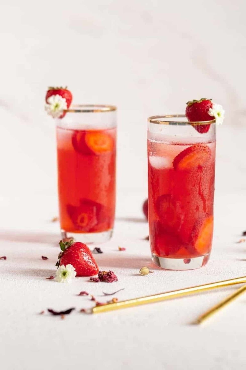 Strawberry Iced Tea Cocktail