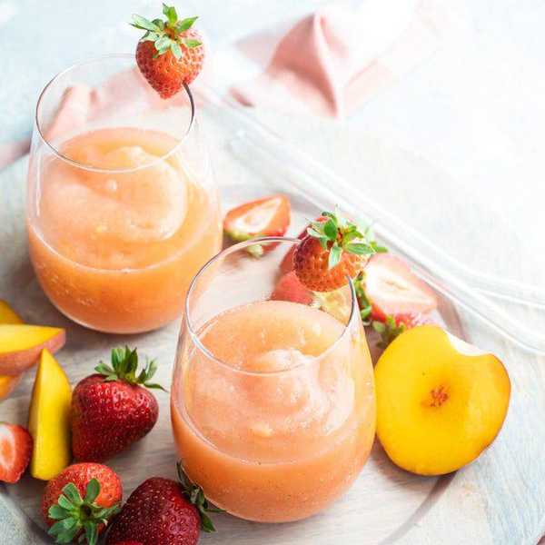 Strawberry Peach Fros\u00e9