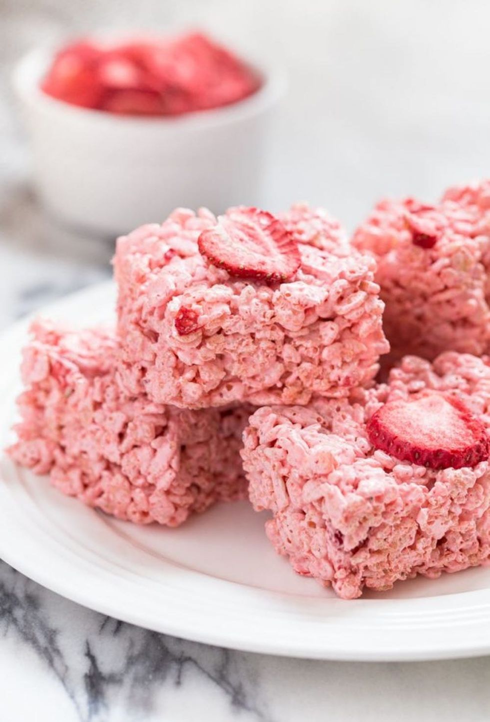 strawberry-rice-krispie-treats
