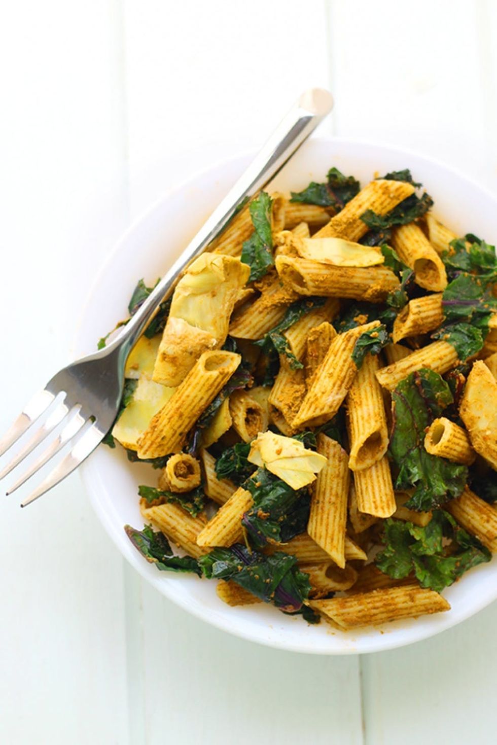Sun-Dried Tomato Pesto Pasta Salad With Kale and Artichokes