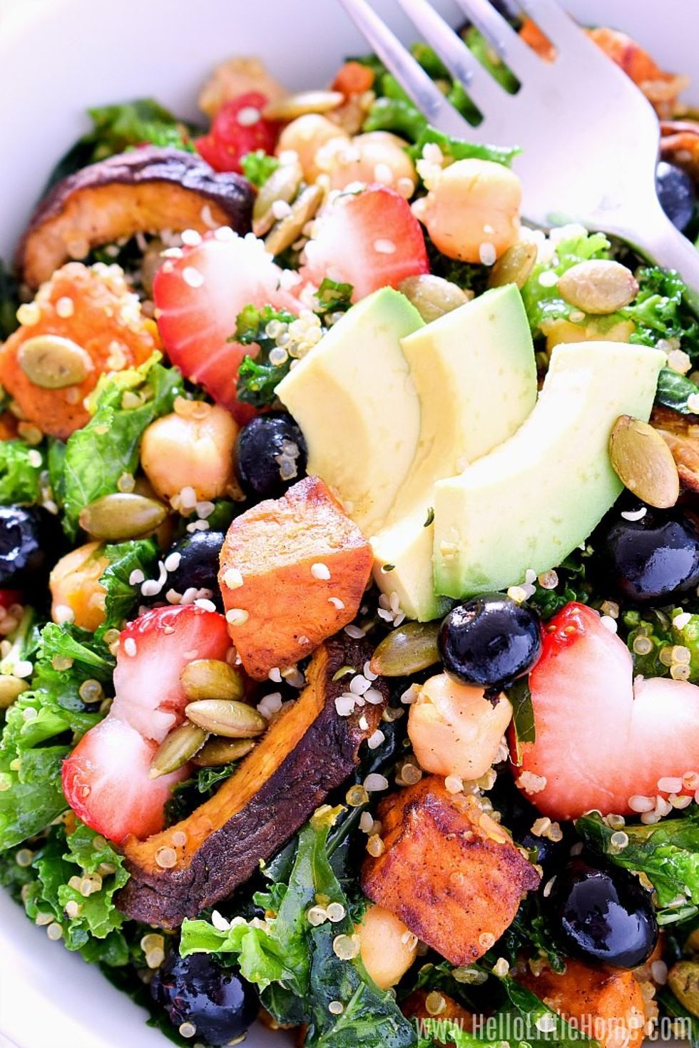 SUPERFOOD SALAD WITH CITRUS DRESSING