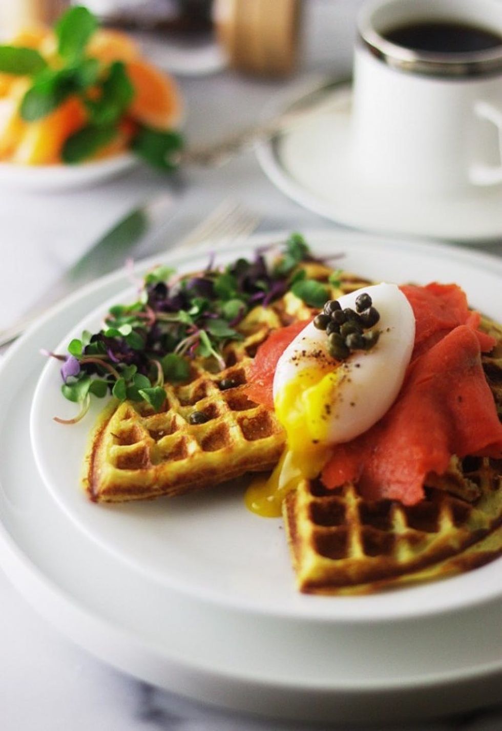 sweet-potato-waffle-with-smoked-salmon-and-poached-egg_6901