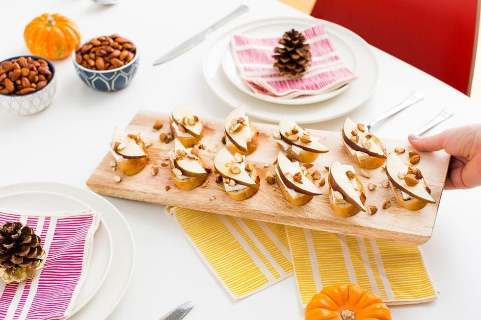 tablescape_settingdown