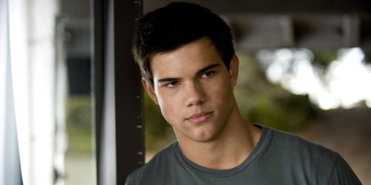 Taylor Lautner is Doing A New 'Twilight' Show (Kind Of)