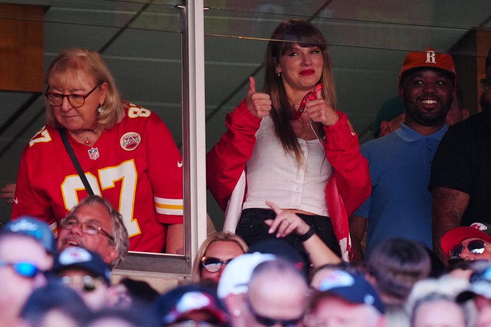 taylor swift at the kansas city chiefs game