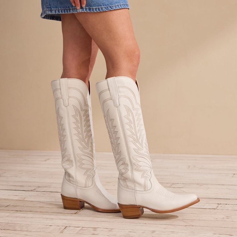 Cowgirl Boots To Embrace Yeehaw-Core - Brit + Co