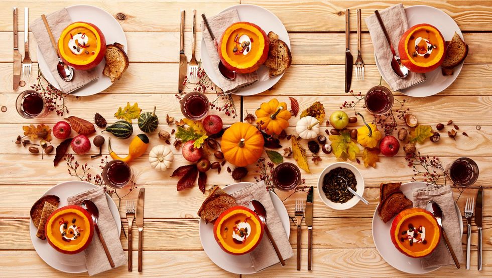 thanksgiving table setting technique