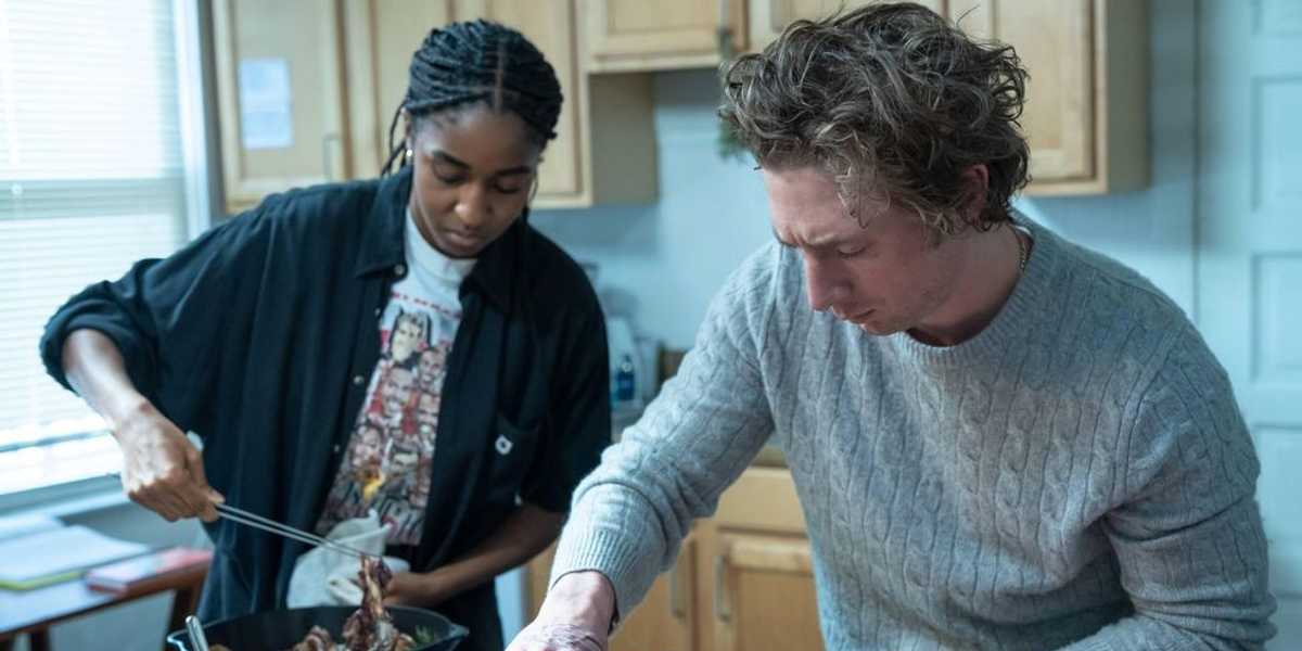 the bear ayo edebiri jeremy allen white