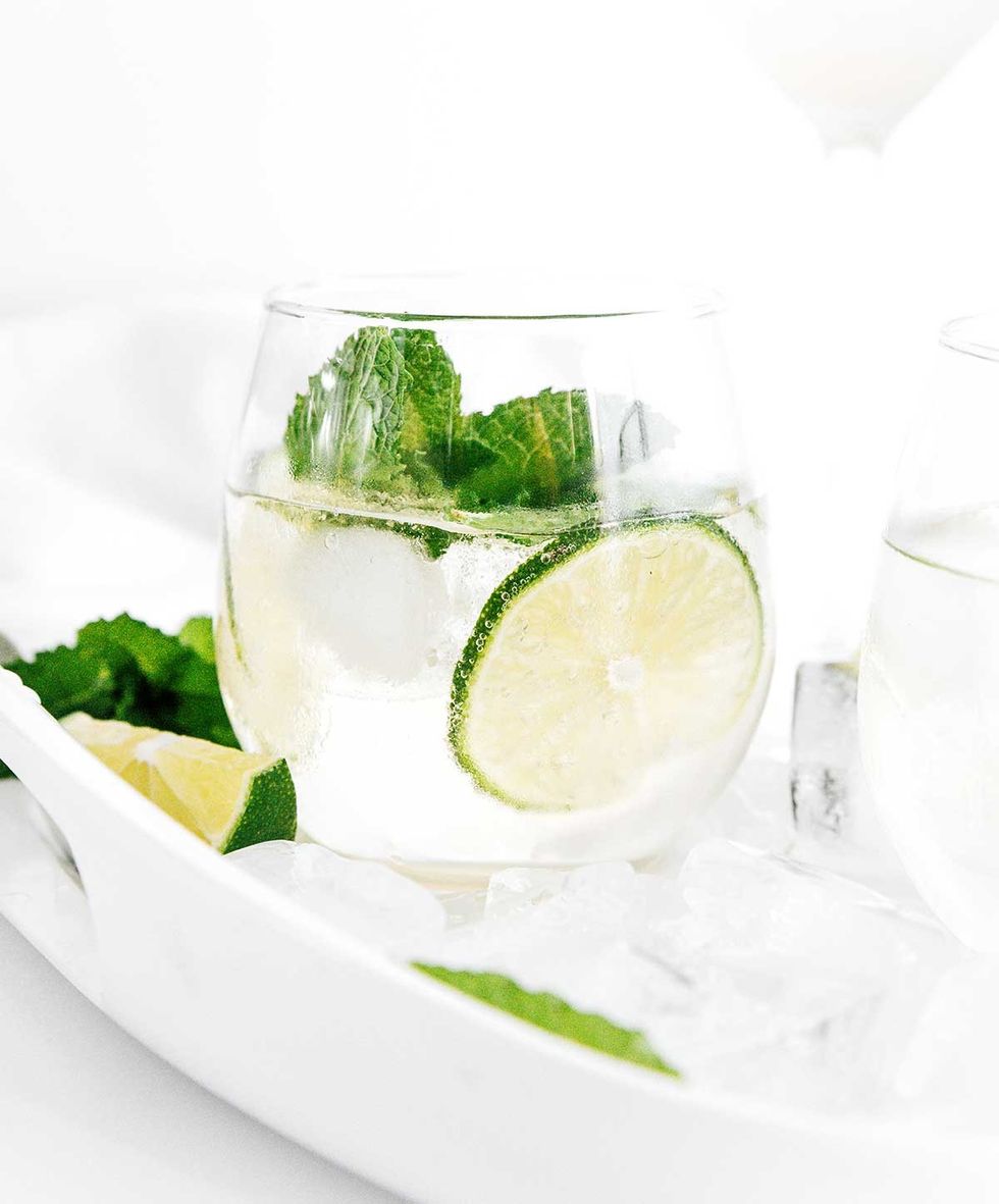 The BEST Hugo Spritz Cocktail