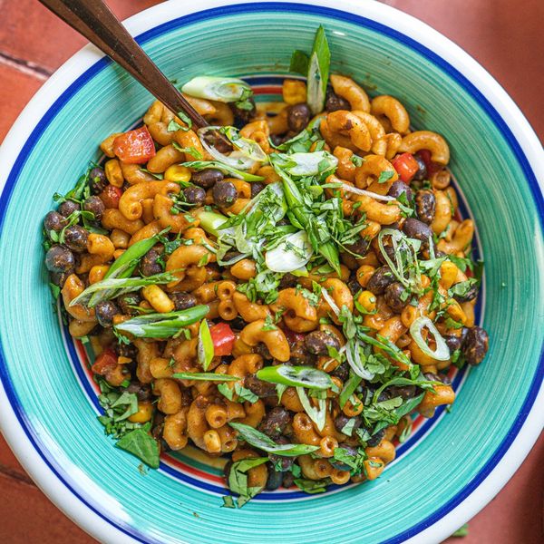 THE BEST VEGAN MAC AND CHEESE RECIPE (SOUTHWEST INSPIRED)