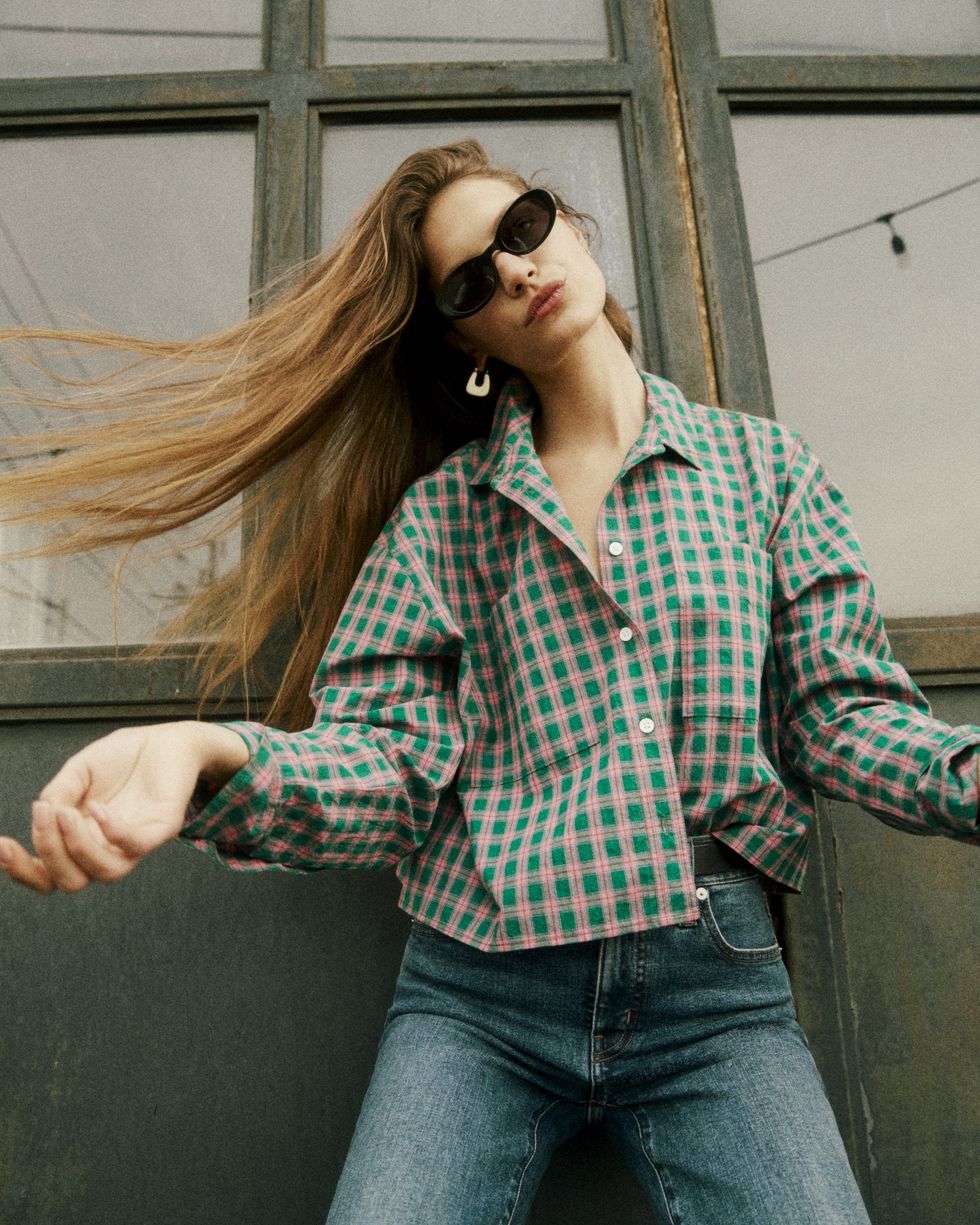 The Signature Poplin Crop Shirt in Plaid