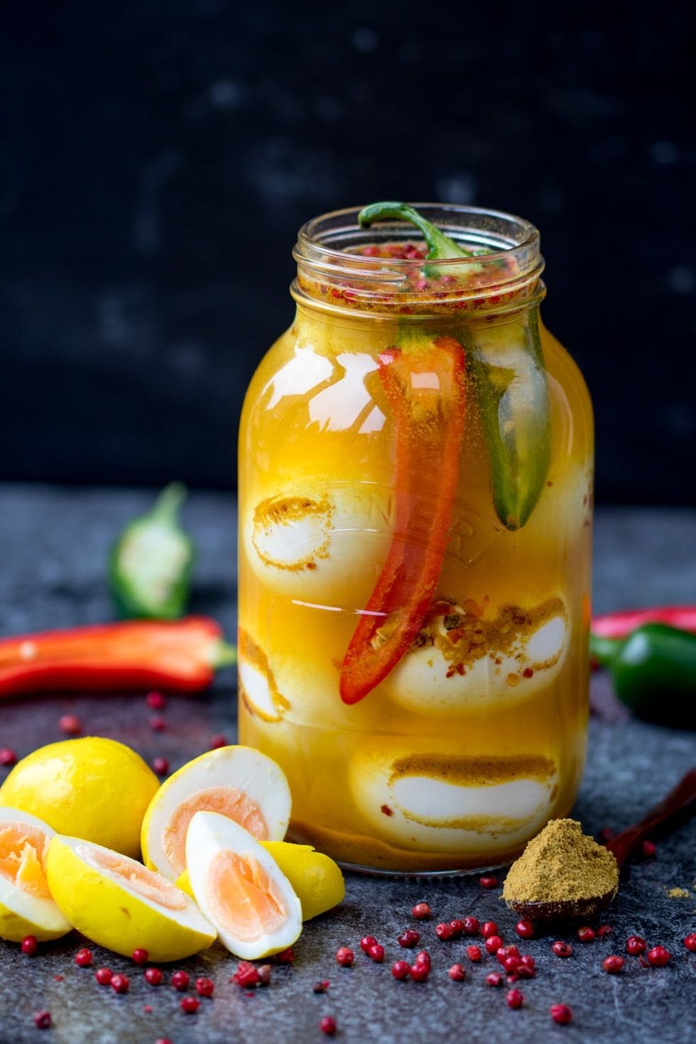 These curried pickled eggs are picklicious! A fab healthy snack when you're on the go!