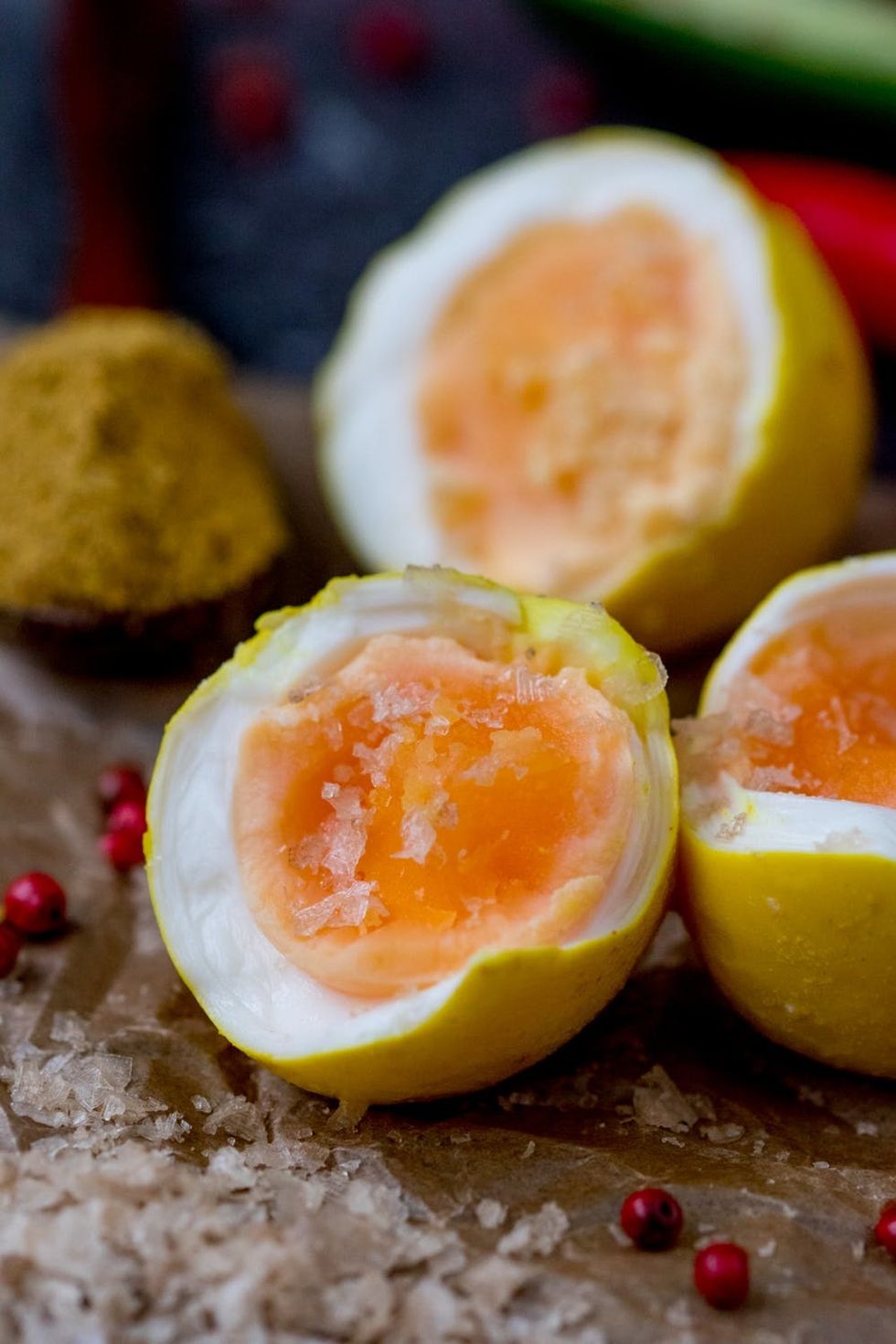 These curried pickled eggs are picklicious! A fab healthy snack when you're on the go!